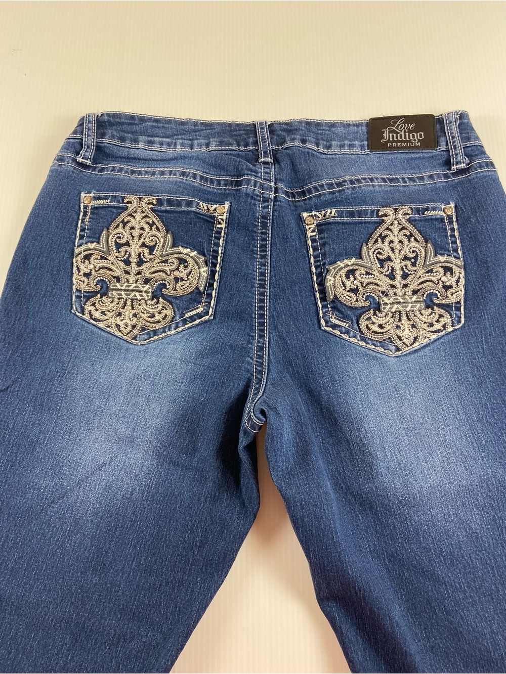Love Indigo Premium Embroidered Capri/Cropped Jeans Size 12 Stretch Denim
